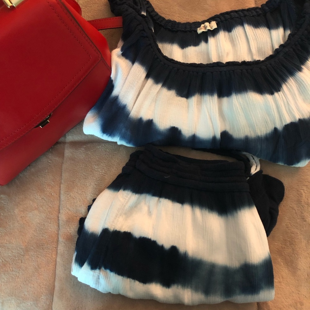 Hollister tie dye top and shorts set navy & white